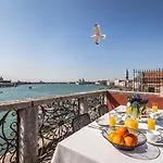 Ca\' Del Santo Canal View And Terrace