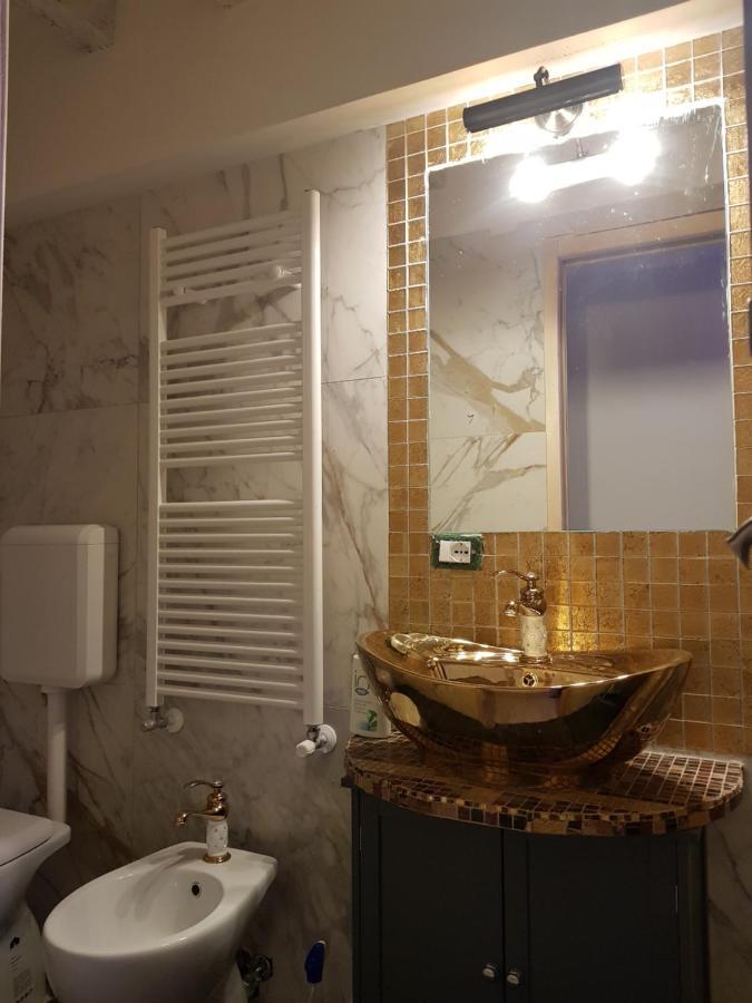 Golden Place Apartment