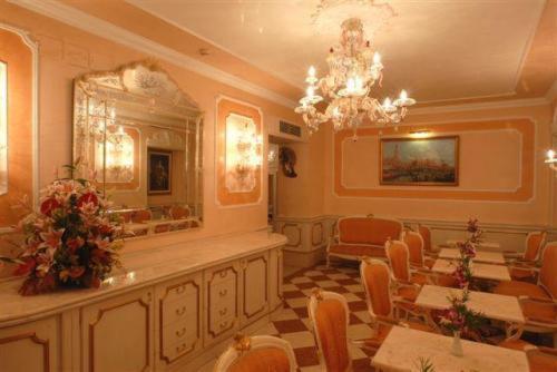 Canaletto 3* Venice