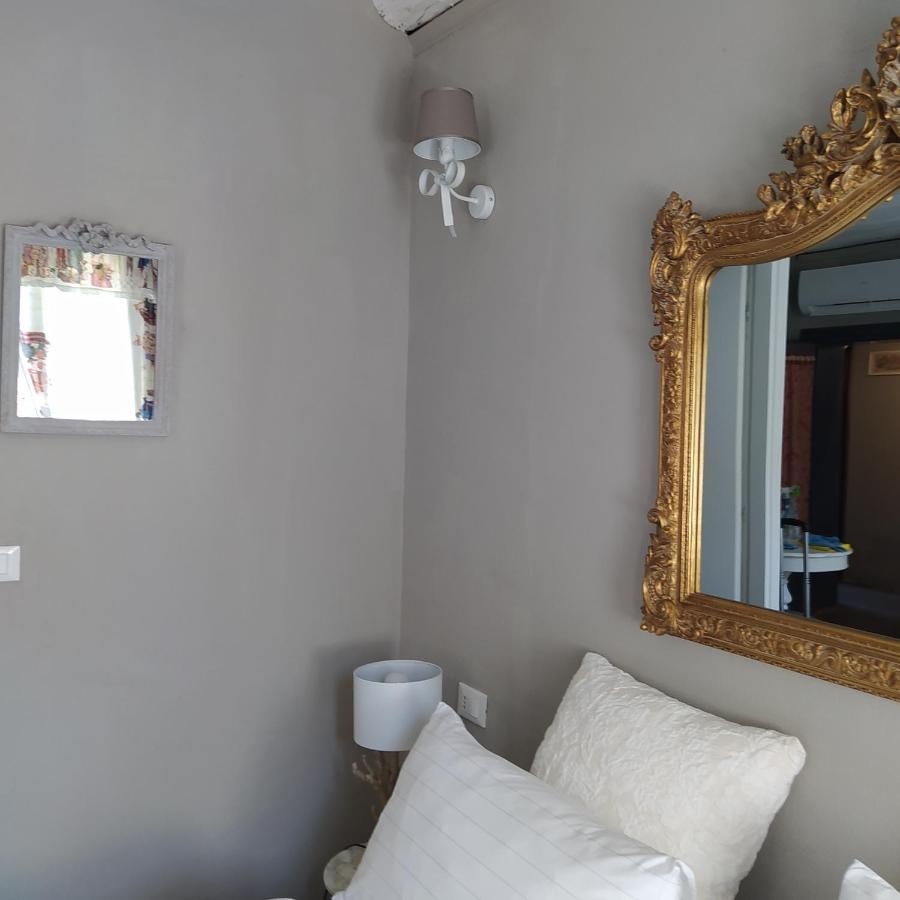 Rio Marin Gondola View & Patio Apartment Venice