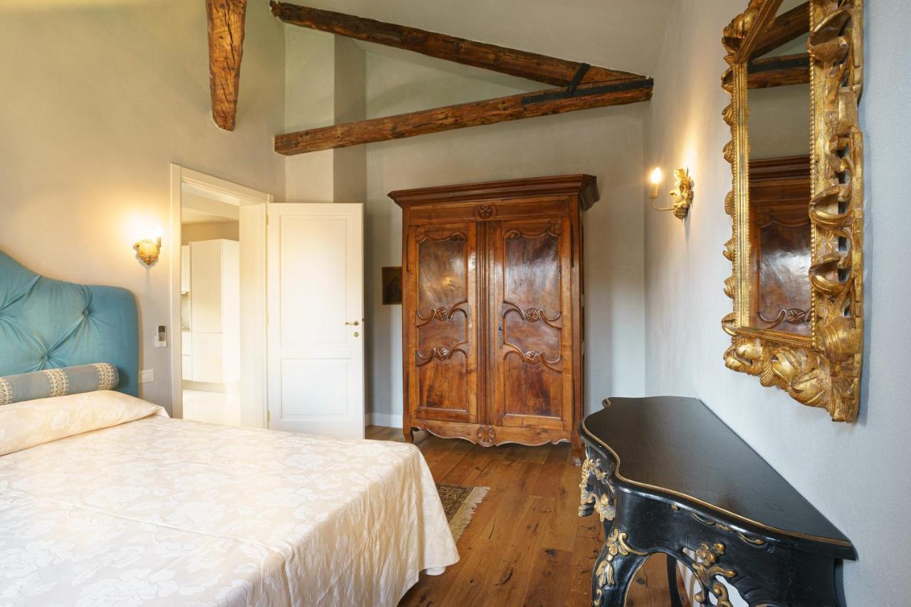 Palazzo Veneziano Direct At The Canal With Roof Terrace Holiday home Venice