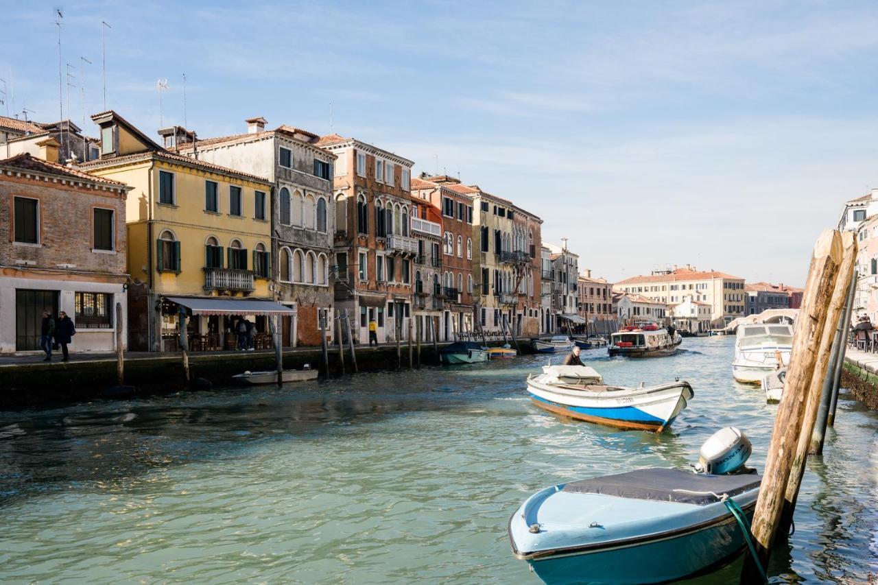 Palazzo Veneziano Direct At The Canal With Roof Terrace Venice