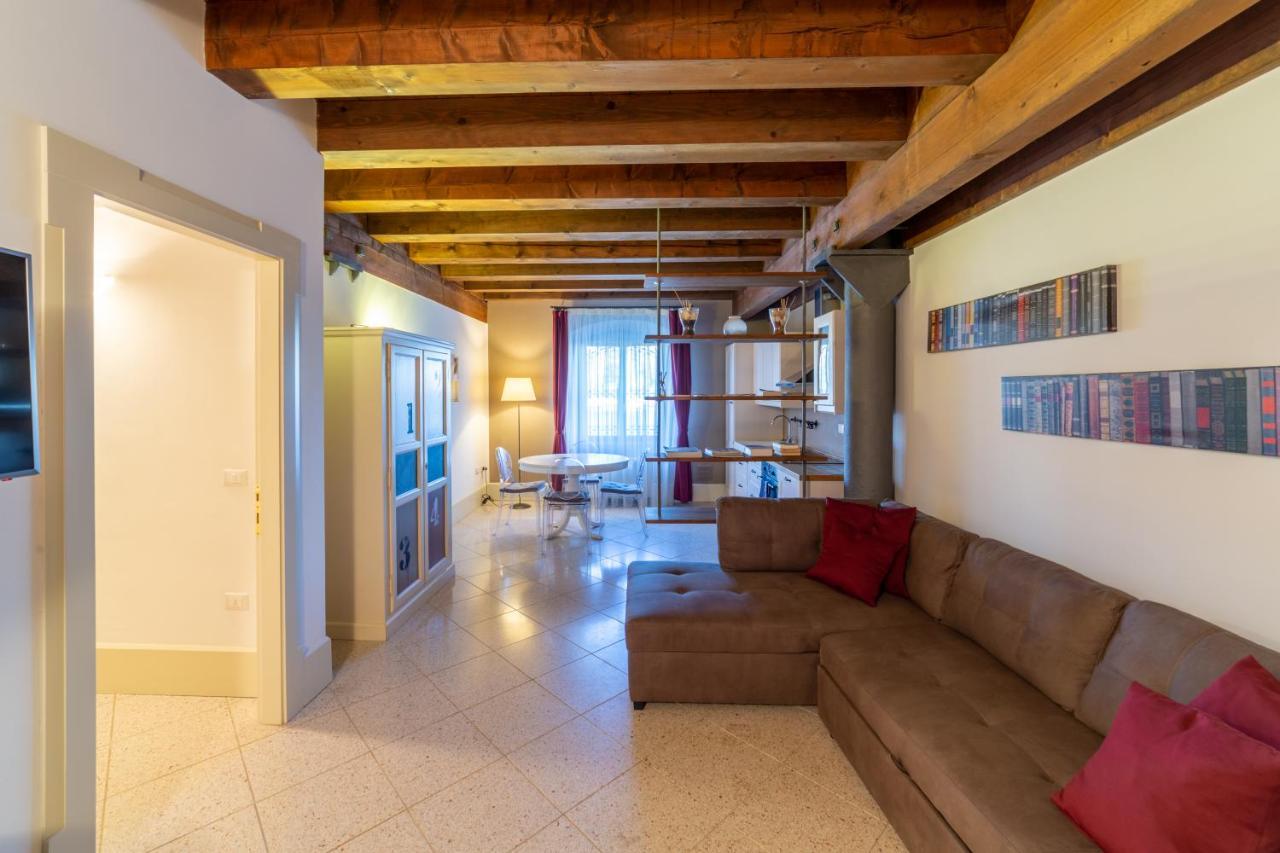 Apartment Youatmolino Canal View Venice