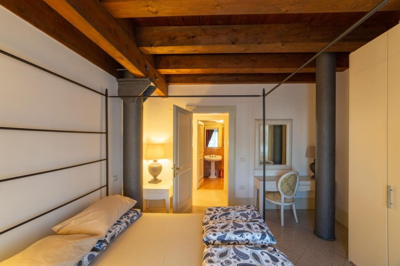 Apartment Youatmolino Canal View Venice