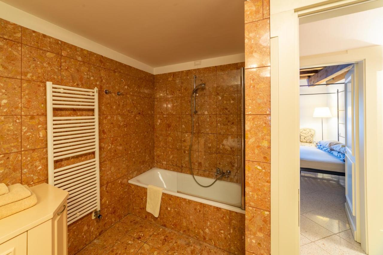 Apartment Youatmolino Canal View Venice