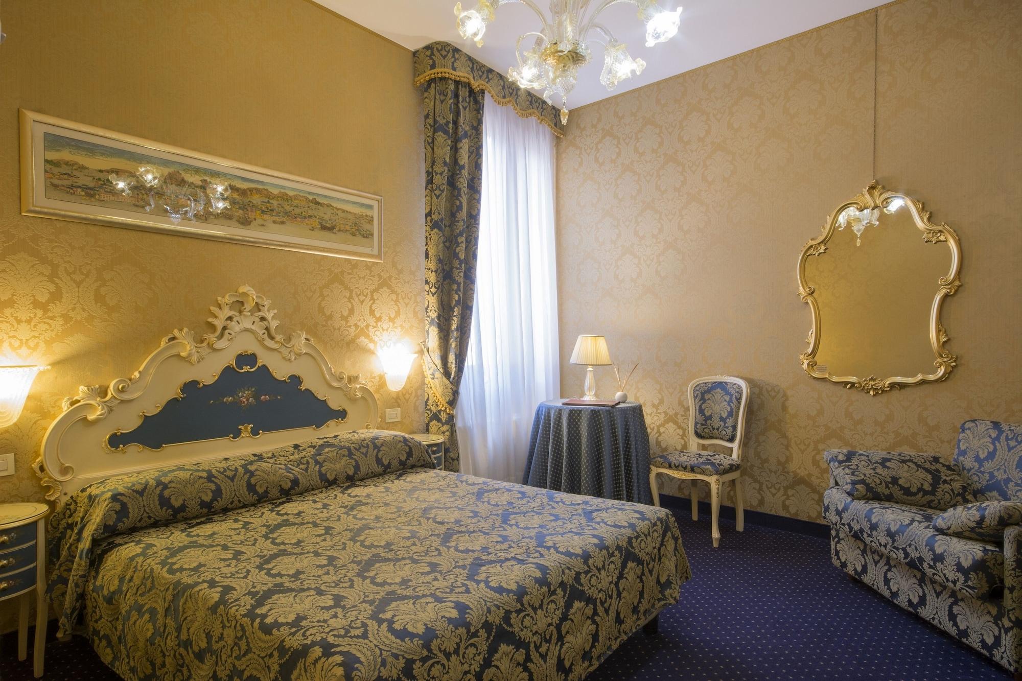 Becher 3* Veneza