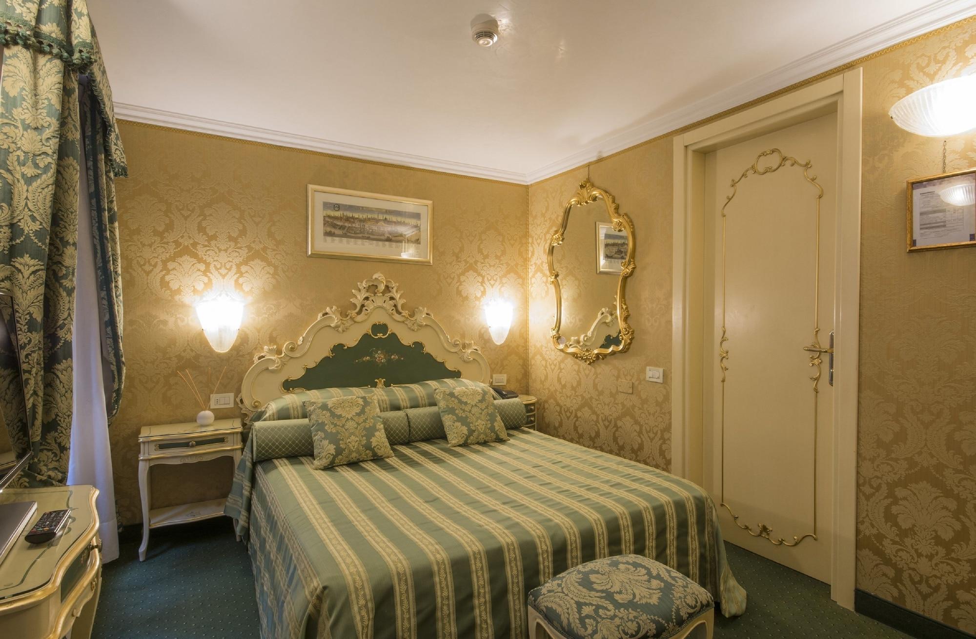 Becher Hotel 3*