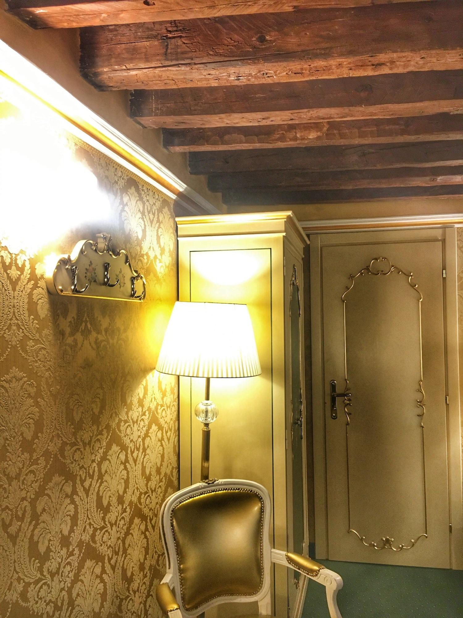 Hotel Becher