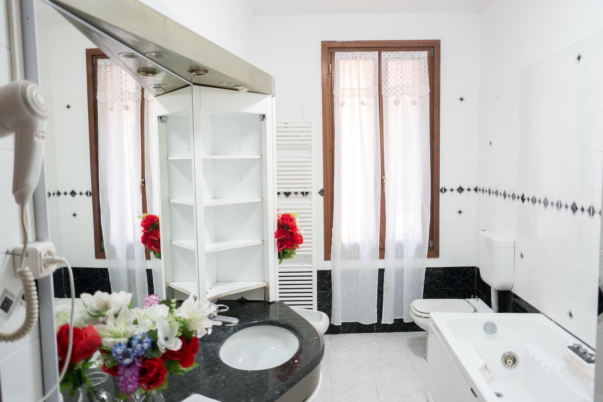 Backpackers House 2*