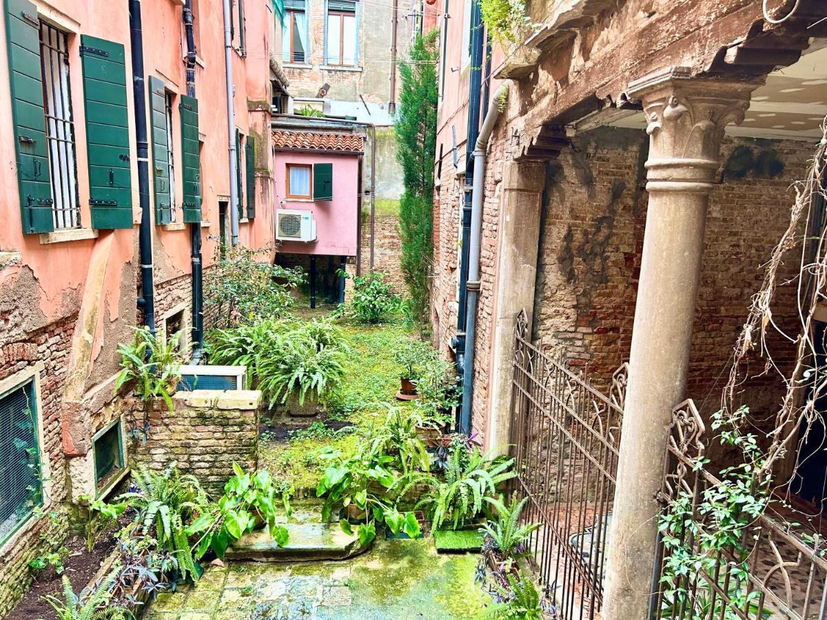 Apartment Flat Romantic Domus Remedio *