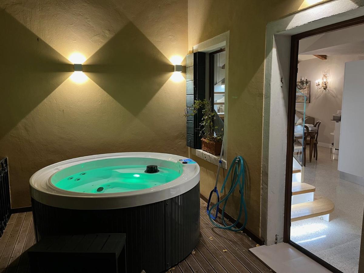 Holiday home Palazzo Veneziano Direct At The Canal With Roof Terrace Venice
