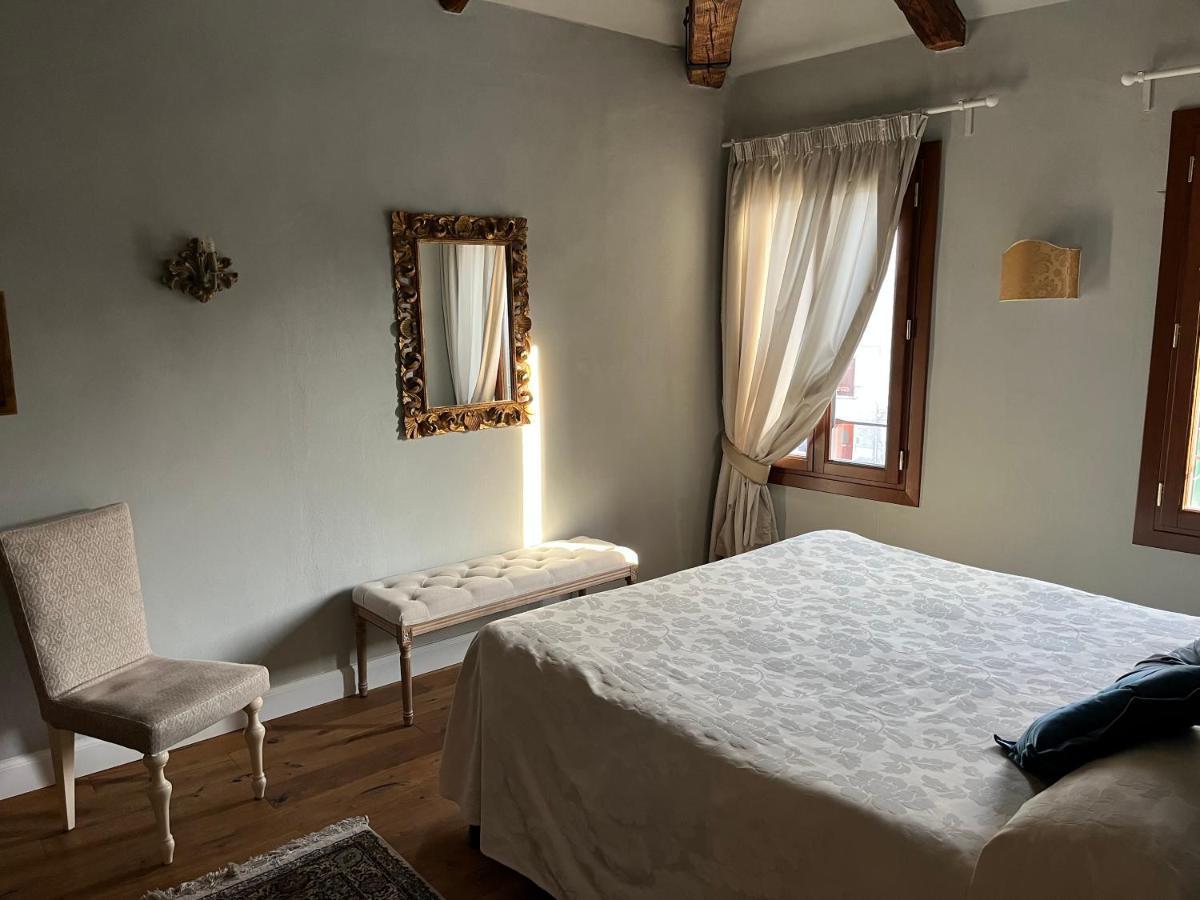 Palazzo Veneziano Direct At The Canal With Roof Terrace Holiday home