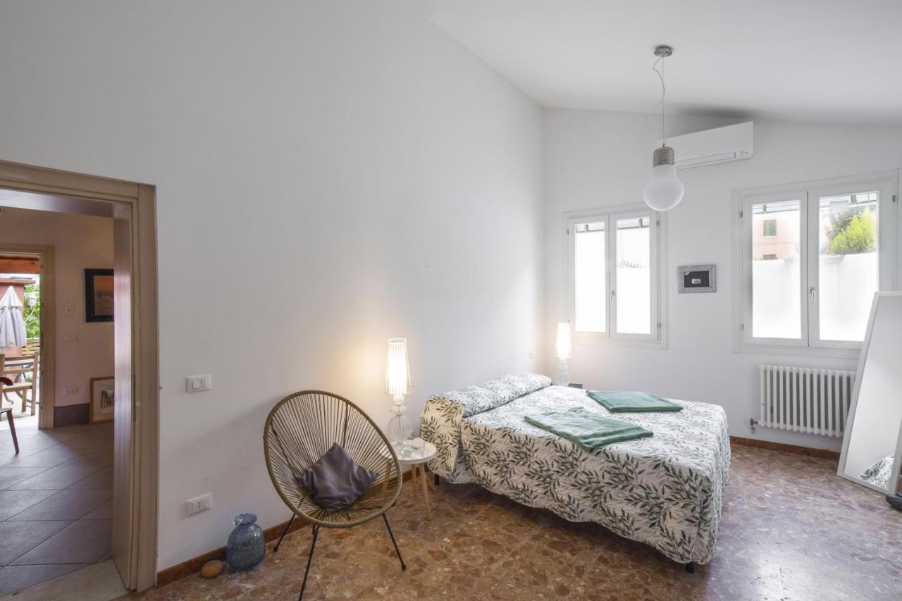 Ca' De La Gondola, Murano Apartment *