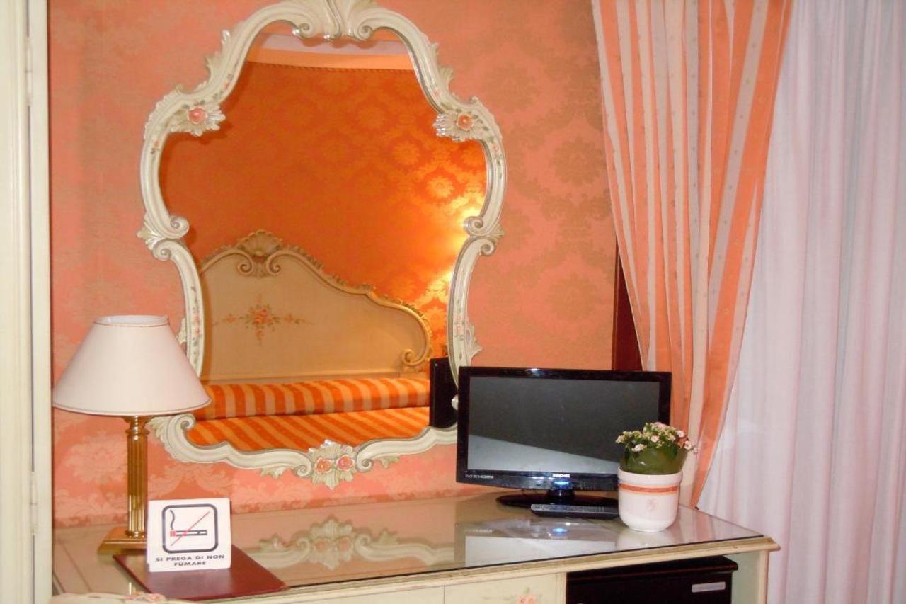 Lux Hotel 3*