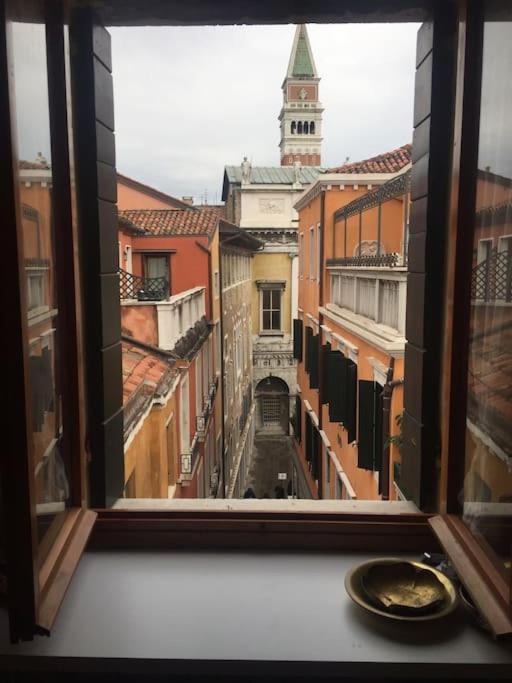 Apartment Incredible Location In San Marco's Square, *