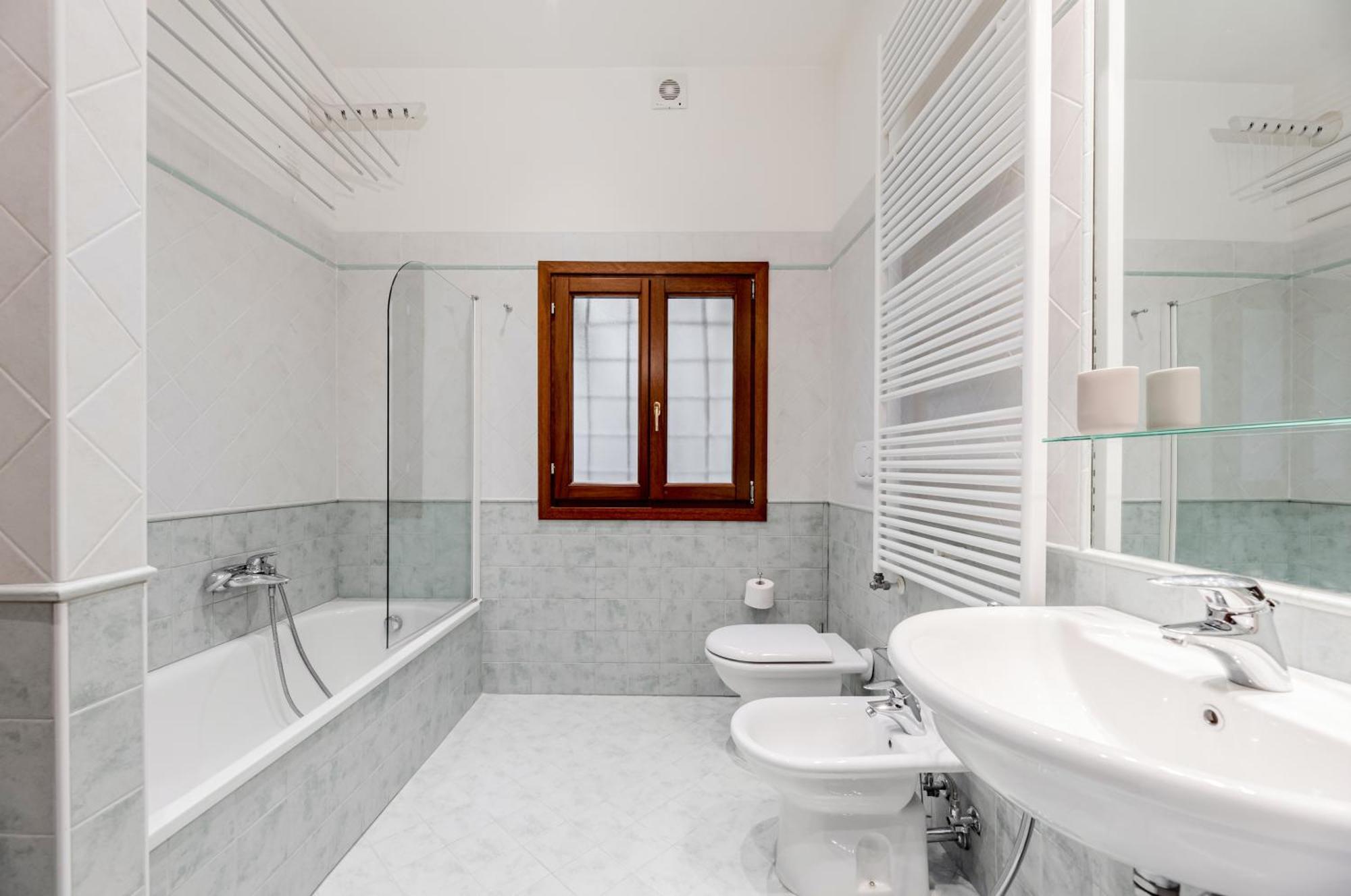 Elegant 7 Minutes From Piazza San Marco! * Venice