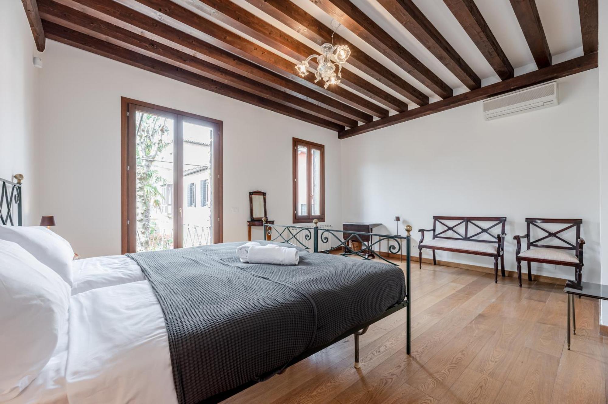 Apartment Elegant 7 Minutes From Piazza San Marco! Venice