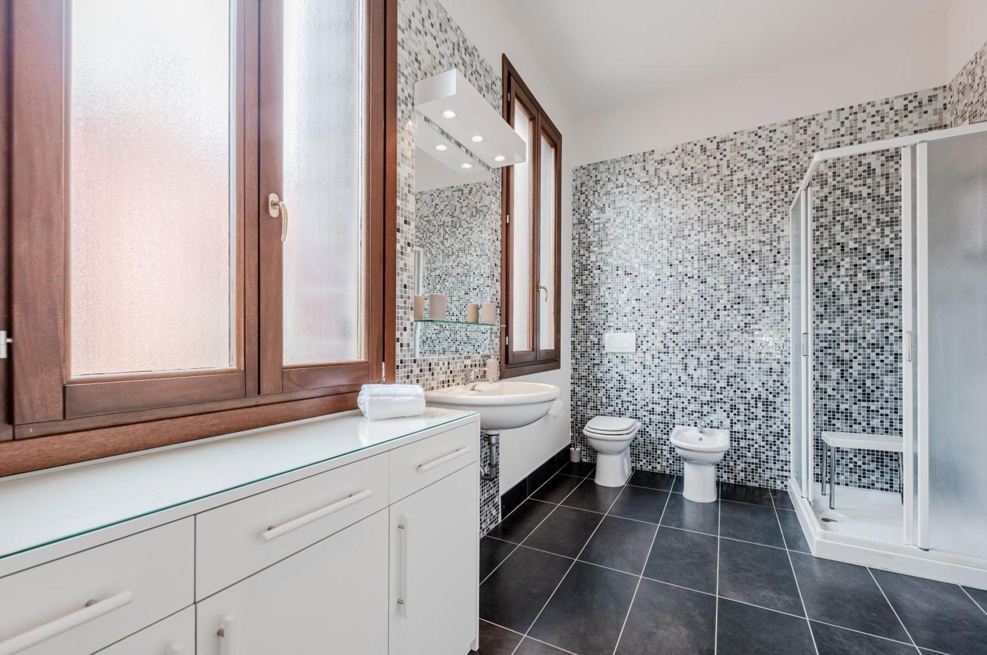 Elegant 7 Minutes From Piazza San Marco! Venice