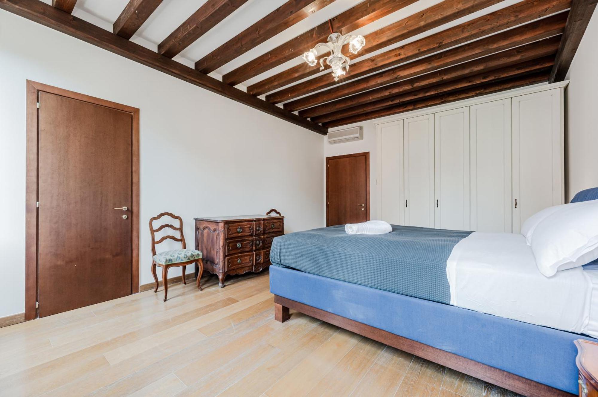Elegant 7 Minutes From Piazza San Marco! Apartment