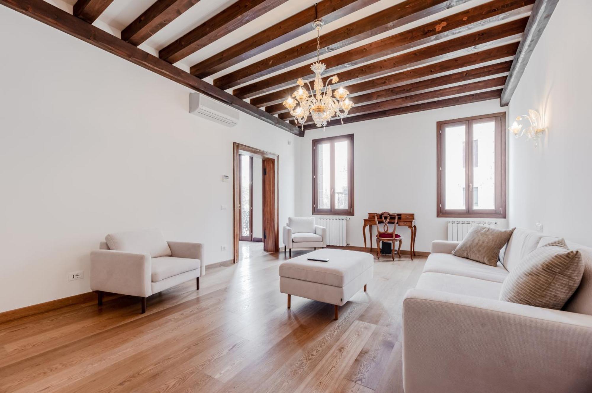 Elegant 7 Minutes From Piazza San Marco! Apartment *