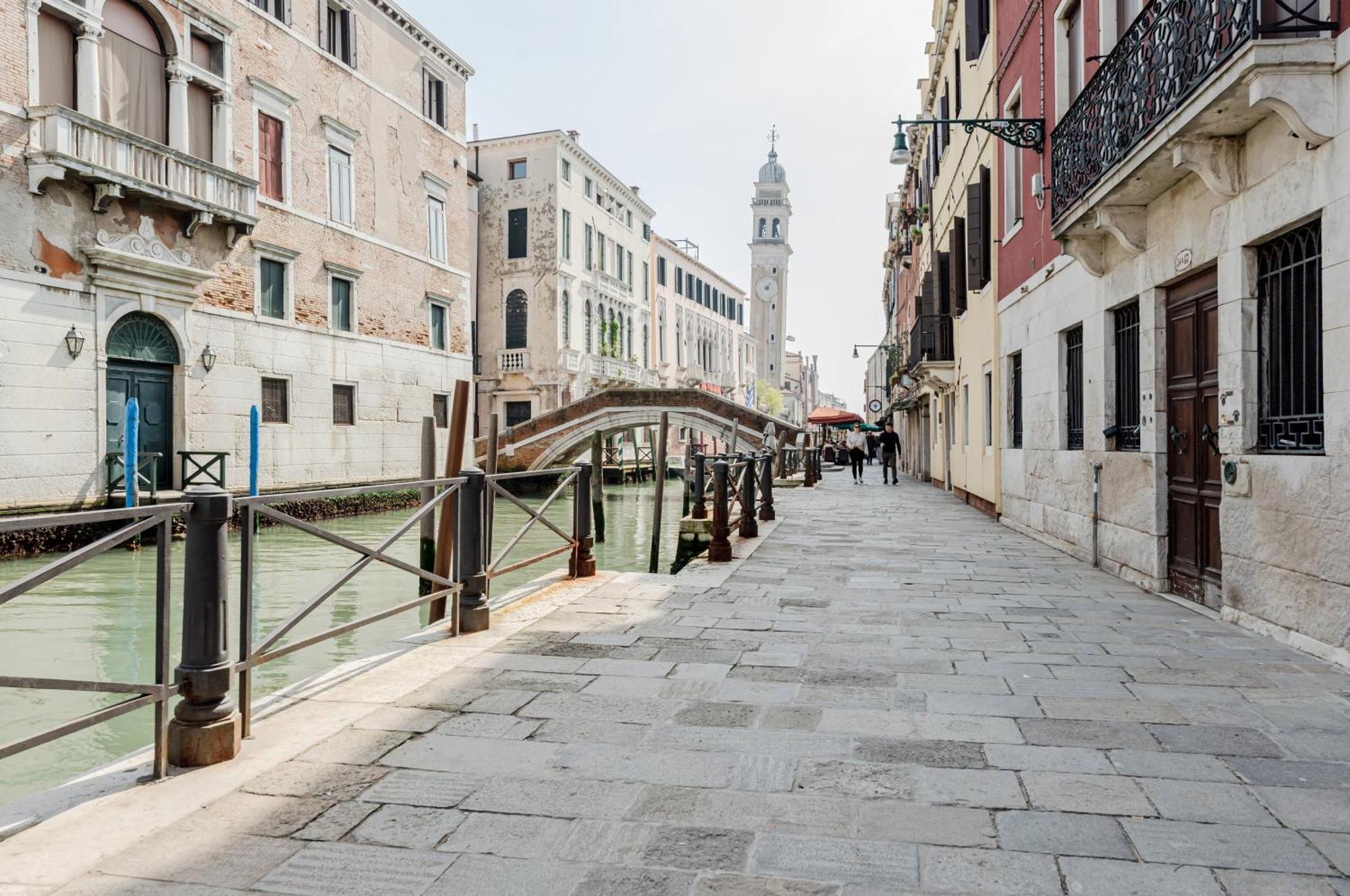 Apartment Elegant 7 Minutes From Piazza San Marco!