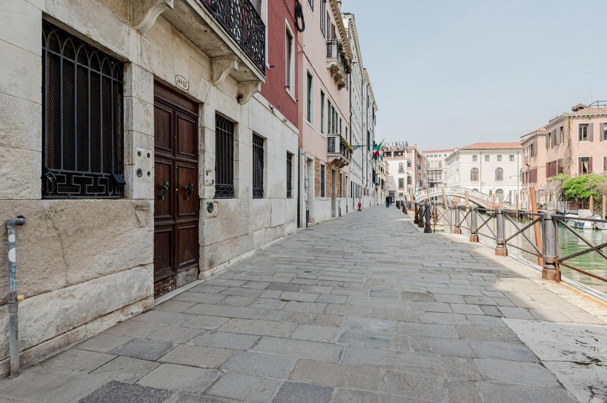 Apartment Elegant 7 Minutes From Piazza San Marco! Venice