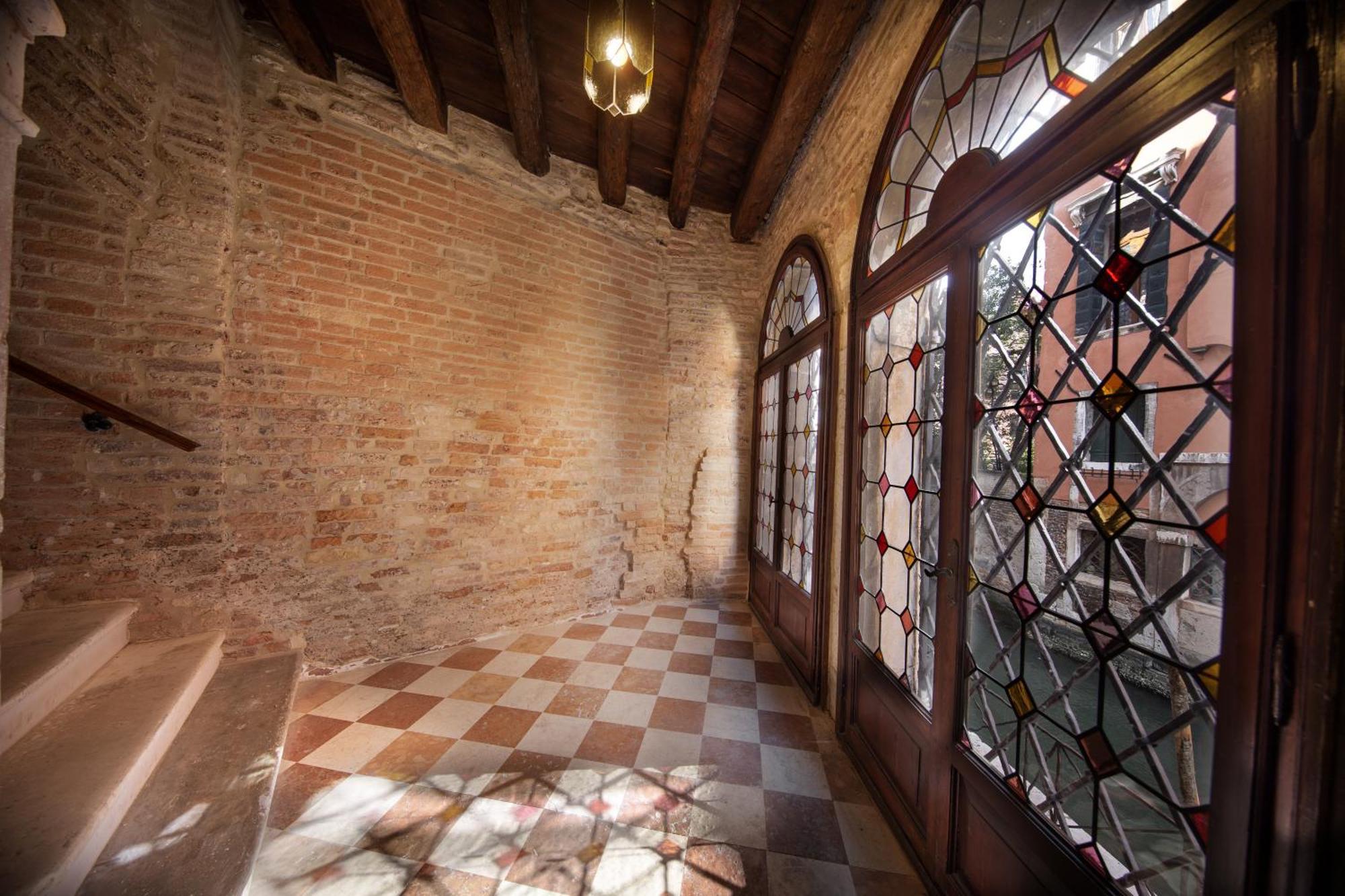 Do Leoni Apartment