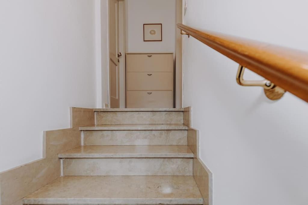 Elegant With Private Terrace In - Frari Church Apartment