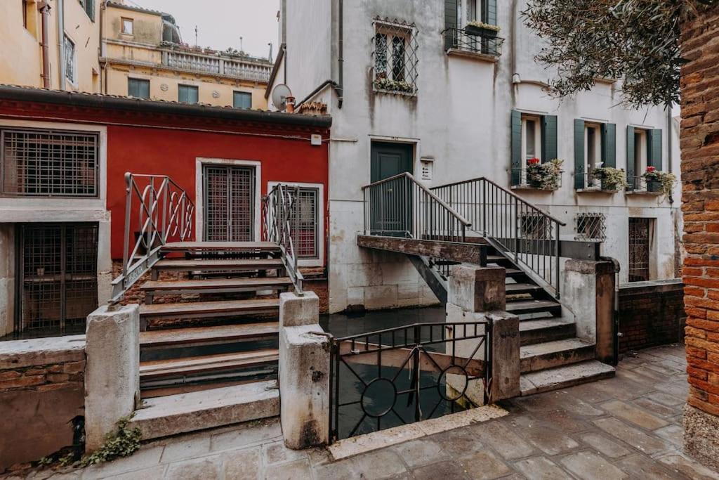 Elegant With Private Terrace In - Frari Church Apartment *