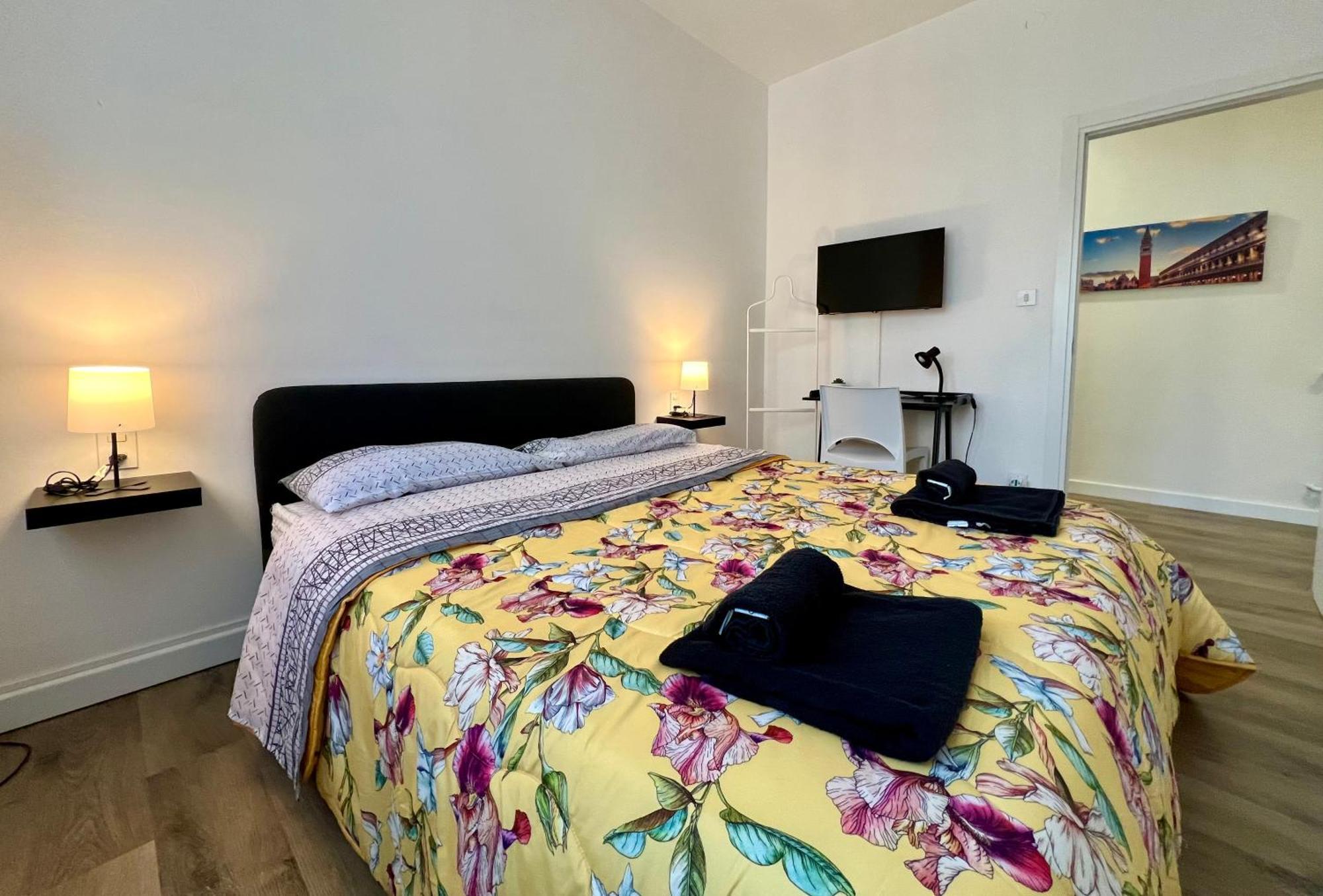 Gabriel House - Parking And Station Apartment *