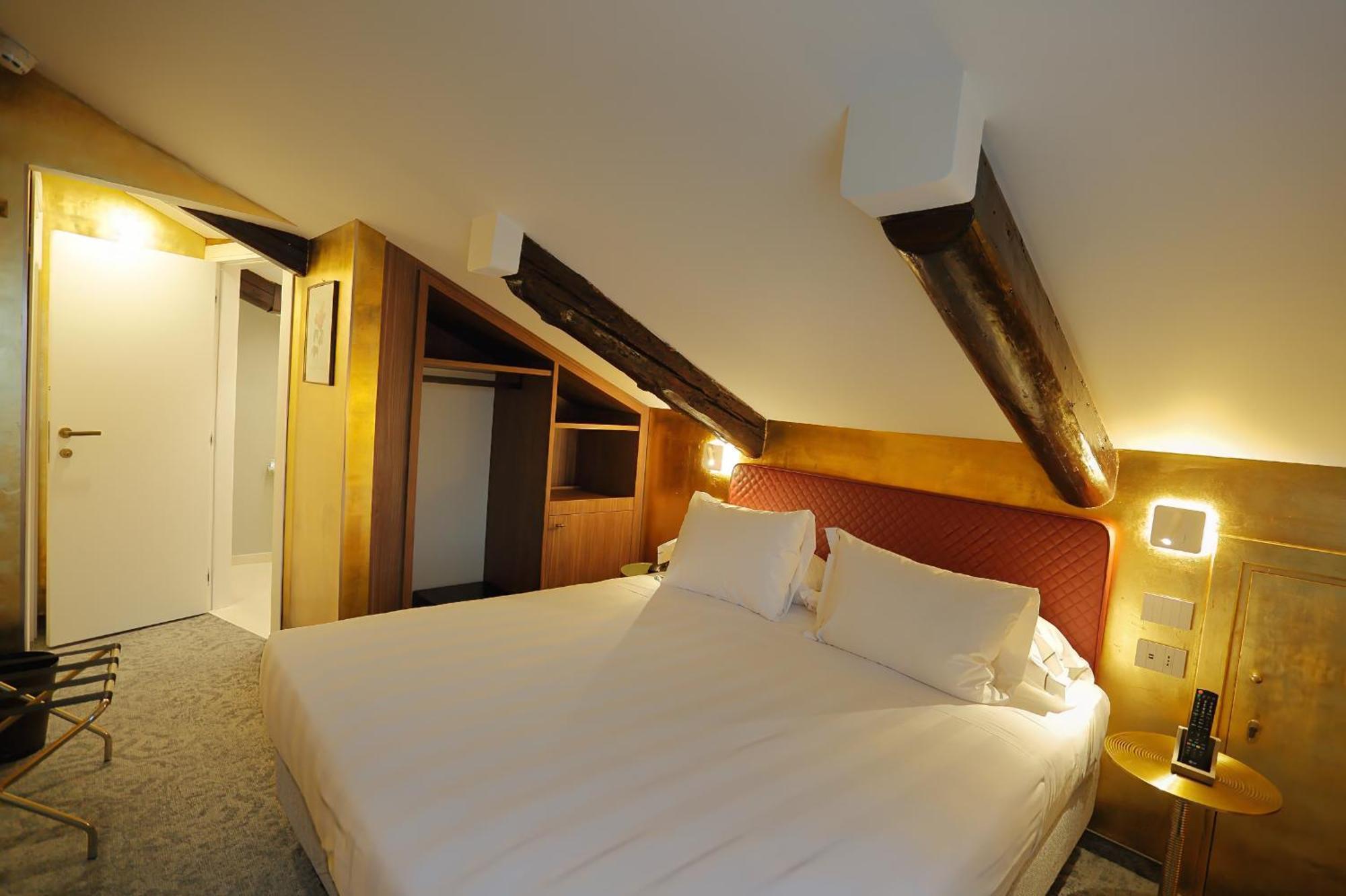 Ai Due Fanali Hotel 3*