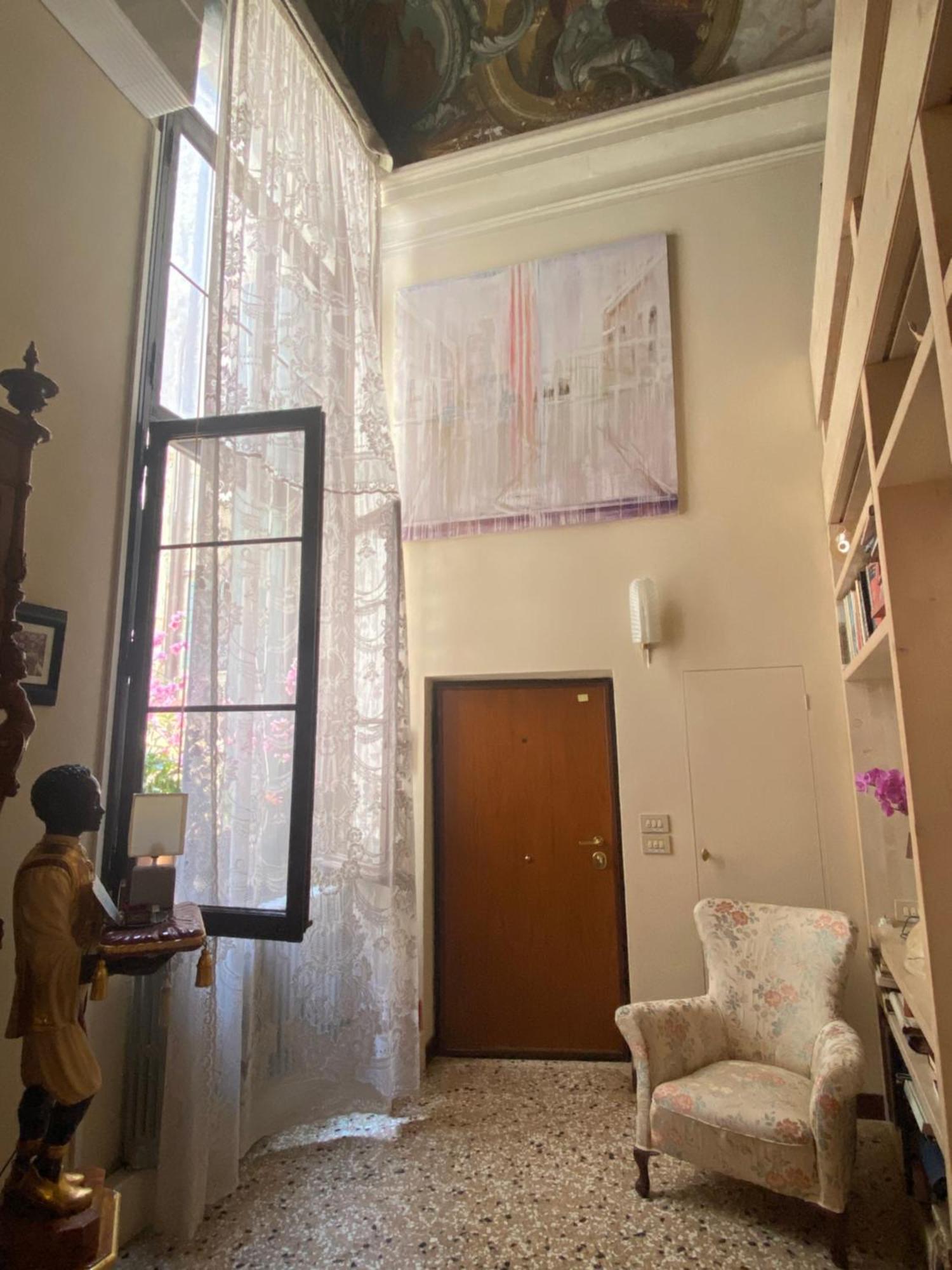 Palace Luxury Apartment *