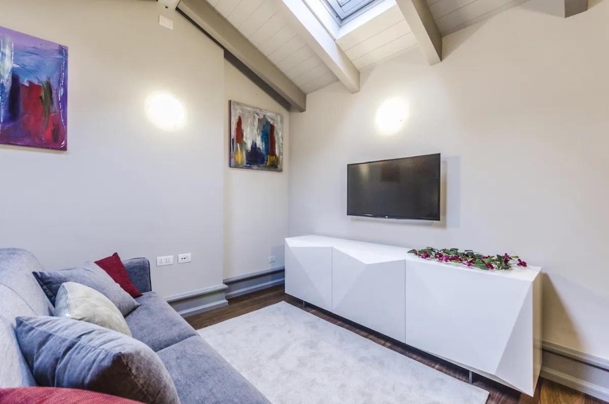 Luxury Apartment *