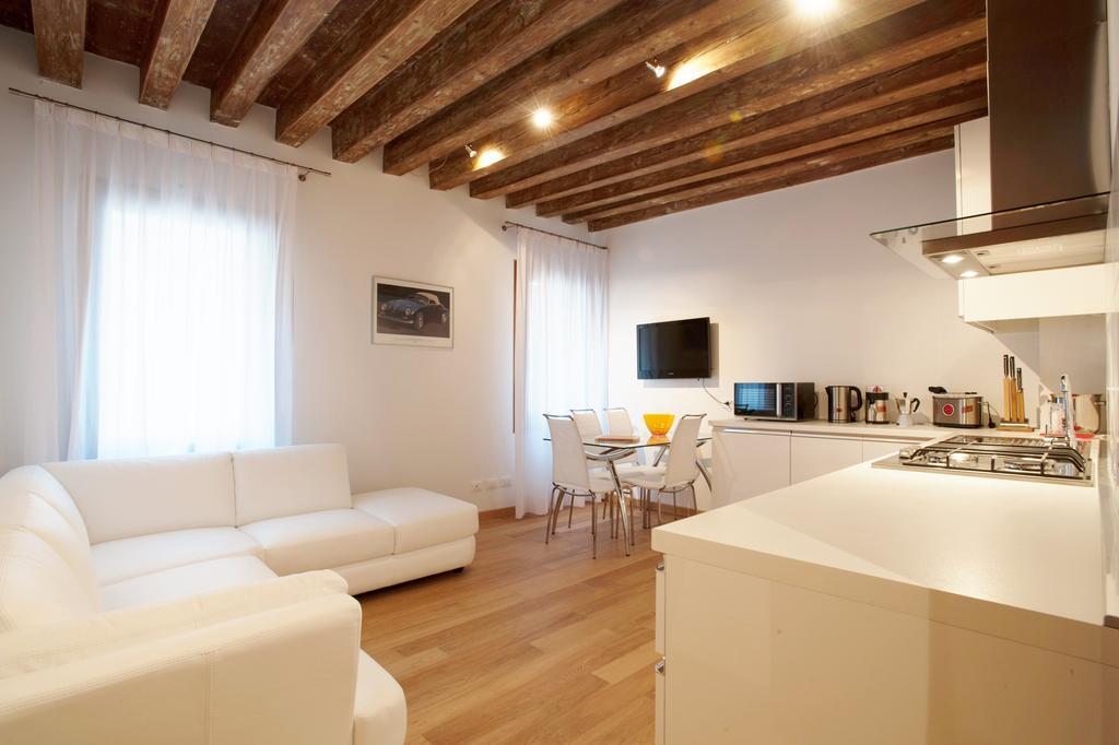 Apartment The Lion's House Apt2 *
