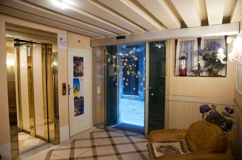 Ovidius 3* Veneza