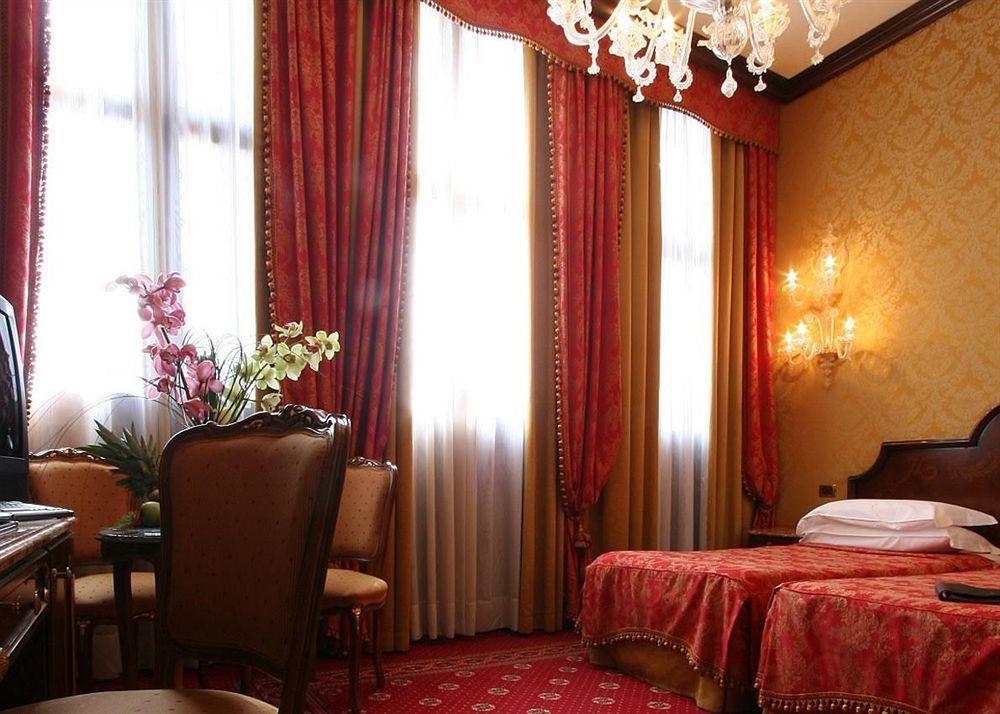 Nh Santa Lucia Hotel Venice