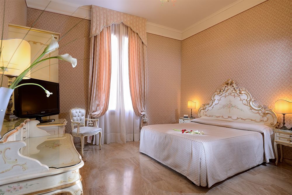Canaletto 3* Venice