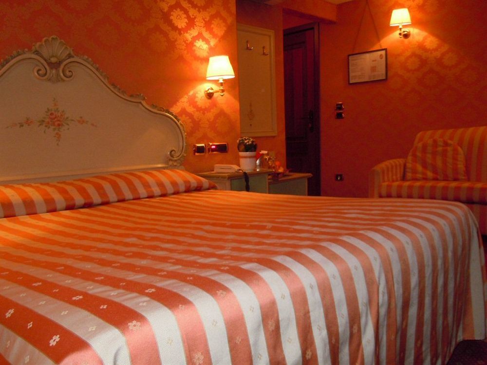 Lux Hotel
