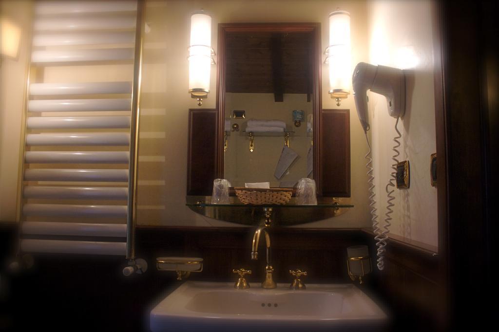 Lux Hotel 3*