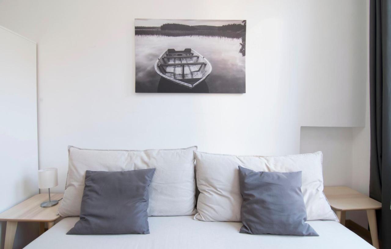 Apartment S & L House *