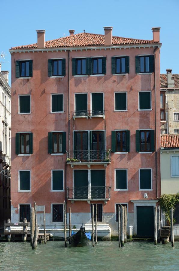 Charming On Grand Canal Venice