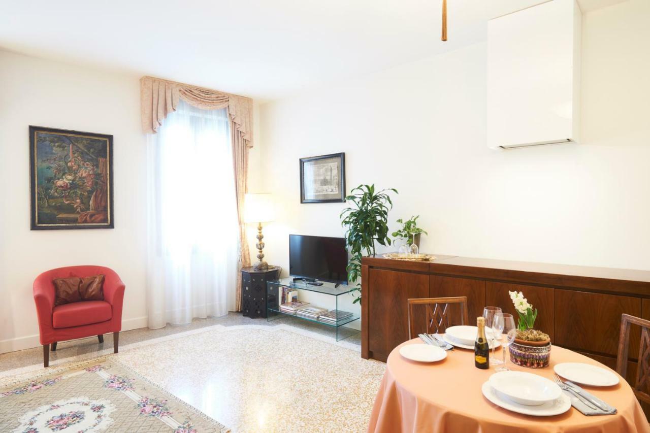 Charming On Grand Canal Holiday home *