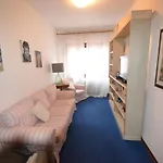 Santa Marina 5896