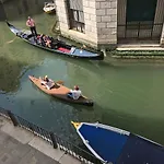 B&B Al Teatro With Canal View
