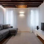 Sant\'Angelo Apartment By Wonderful Italy
