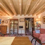 The Golden Tree, Apartment In Venice