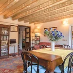 The Golden Tree, Apartment In Venice