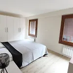 Ross\' House 1