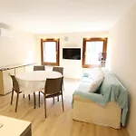 Ross\' House 1