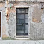 Delightful Ca\' D\'Oro Suite Apartment